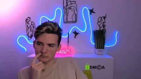 Snapshot of leo_valor chatting on December 2025 10:39:02 PM leo_valor online show from December 2025 10:39:02 PM