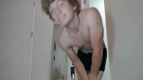 leo_wildd online show from November 2025 04:25:01 AM