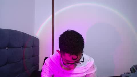 Snapshot of leoh_hades chatting on November 2025 01:18:02 AM Leoh online show from November 2025 01:18:02 AM