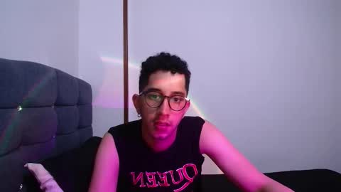 Snapshot of leoh_hades chatting on November 2025 01:52:01 AM Leoh online show from November 2025 01:52:01 AM