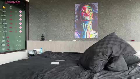 Leon online show from February 2025 01:24:01 AM