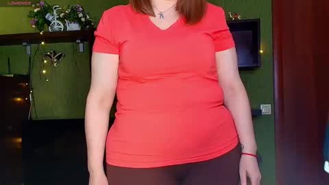 Snapshot of leona_tracie chatting on February 2026 05:25:01 AM Leona tracie online show from February 2026 05:25:01 AM