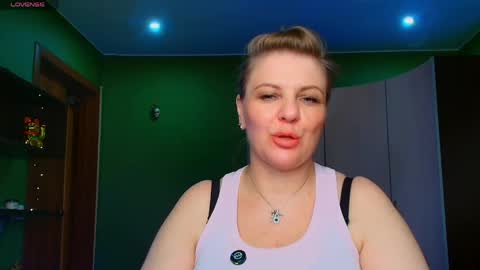 Leona tracie online show from May 2026 06:58:01 PM