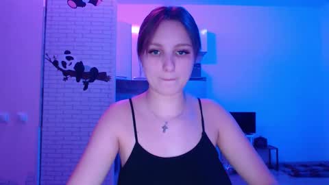 Leonaalove online show from March 2026 04:24:02 PM