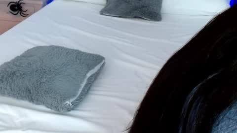 LUCY online show from October 2025 11:46:02 PM