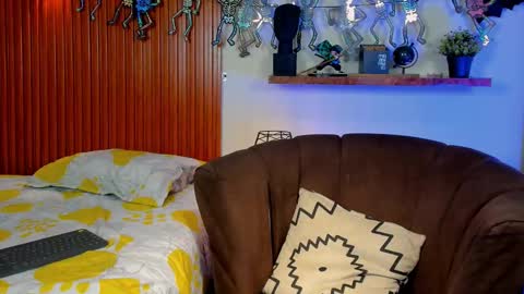 Leandro jones online show from October 2025 02:22:02 AM