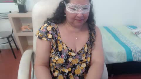 leonela   online show from February 2025 04:37:01 PM