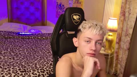 leonlure online show from October 2025 04:39:01 PM