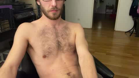 Snapshot of leonvampire chatting on January 2025 05:37:02 PM Leon online show from January 2025 05:37:02 PM