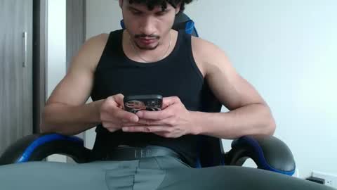 leostorm25 online show from October 2025 06:59:01 PM