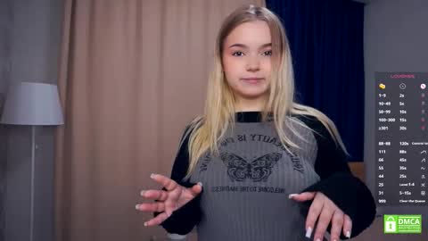 Hello everyone Im Lora Its my first day Were going to have fun together online show from November 2025 05:06:01 AM