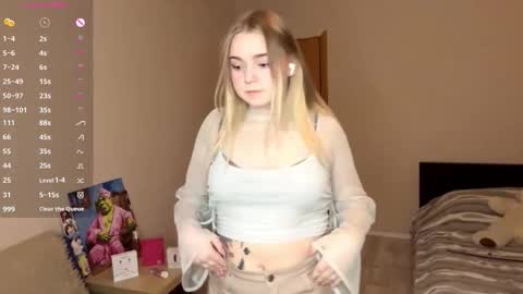 Snapshot of leotafredericks chatting on January 2026 07:56:02 PM Hello everyone Im Lora Its my first day Were going to have fun together online show from January 2026 07:56:02 PM