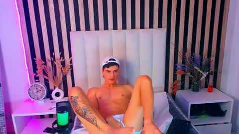Snapshot of leotease chatting on April 2026 07:49:01 PM leotease online show from April 2026 07:49:01 PM
