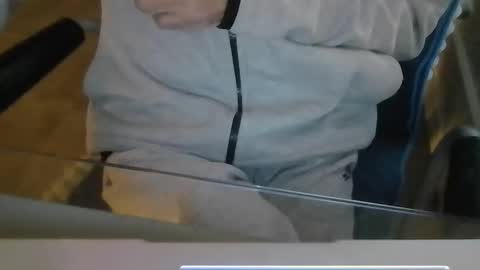 Snapshot of leoufdedingue chatting on October 2025 06:14:02 AM CESTMOI75100 online show from October 2025 06:14:02 AM