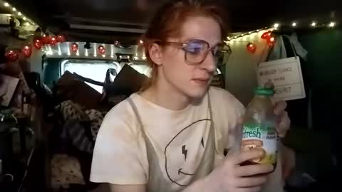 Snapshot of lesleygumgrass chatting on June 2026 12:07:02 PM LesleyGumGrass- The Boring Trans girl online show from June 2026 12:07:02 PM
