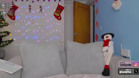 Snapshot of leslie9669 chatting on December 2024 09:17:01 PM Lesly online show from December 2024 09:17:01 PM