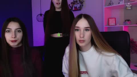 leslie_bird online show from March 2026 09:46:01 AM