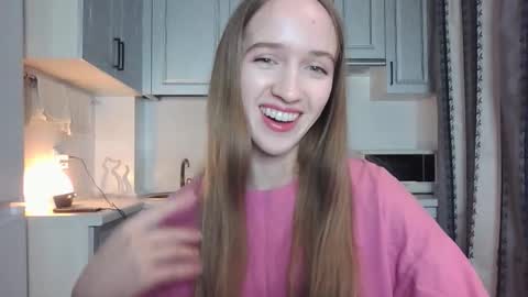 Snapshot of leslie_my_lovee chatting on September 2025 08:08:02 PM LESLIE online show from September 2025 08:08:02 PM