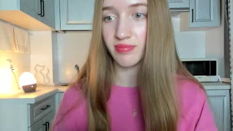 Snapshot of leslie_my_lovee chatting on October 2025 07:03:02 PM LESLIE online show from October 2025 07:03:02 PM