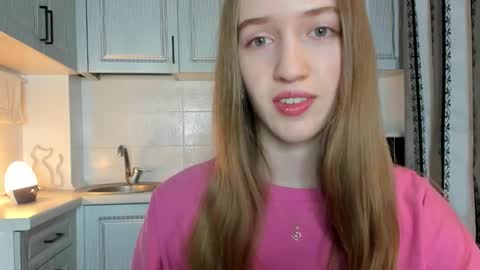 Snapshot of leslie_my_lovee chatting on October 2025 02:35:02 PM LESLIE online show from October 2025 02:35:02 PM