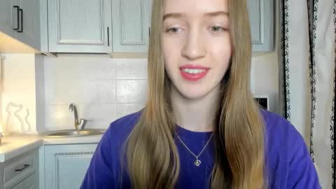 Snapshot of leslie_my_lovee chatting on November 2025 01:43:01 PM LESLIE online show from November 2025 01:43:01 PM