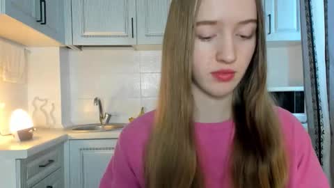 Snapshot of leslie_my_lovee chatting on November 2025 08:40:01 AM LESLIE online show from November 2025 08:40:01 AM