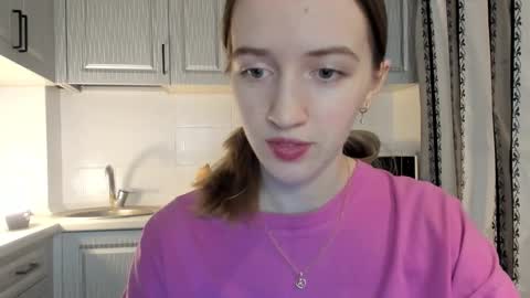 Snapshot of leslie_my_lovee chatting on December 2025 06:57:02 PM LESLIE online show from December 2025 06:57:02 PM