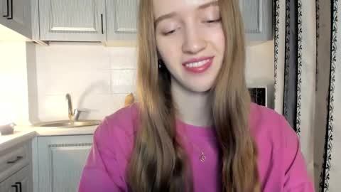 Snapshot of leslie_my_lovee chatting on December 2025 04:47:02 PM LESLIE online show from December 2025 04:47:02 PM