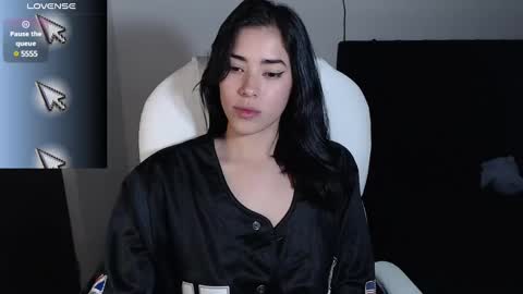 Snapshot of leslieblack_ chatting on February 2025 02:53:01 AM leslie online show from February 2025 02:53:01 AM