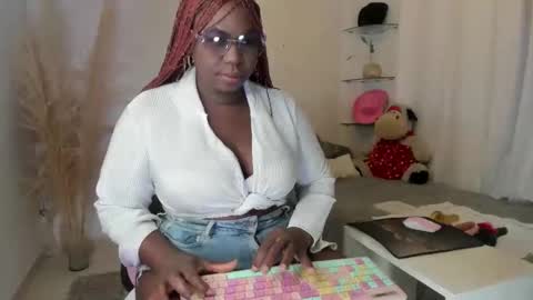 lesliee_brownn online show from June 2026 09:04:01 AM