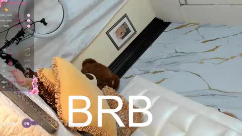 I am here from Monday to Friday from 730 am to 130 pm Colombia time and saturday from 500 am to 1000 am .... Soon Blue page online show from March 2025 01:05:02 PM