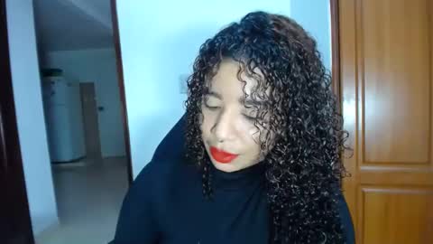 lesly online show from February 2025 10:40:01 PM