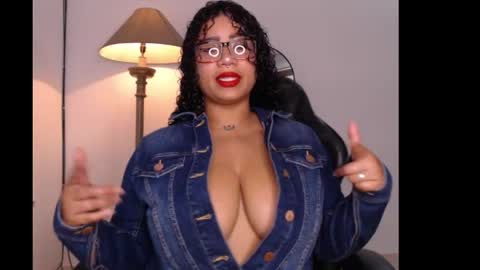 Snapshot of leslycarsson chatting on April 2026 02:18:01 AM lesly online show from April 2026 02:18:01 AM