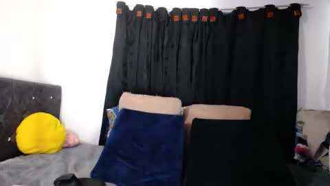 lessliee online show from January 2025 04:33:02 AM