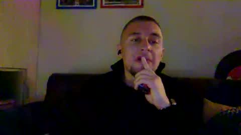 Snapshot of lev1ngston chatting on November 2025 06:14:01 PM lev1ngston online show from November 2025 06:14:01 PM