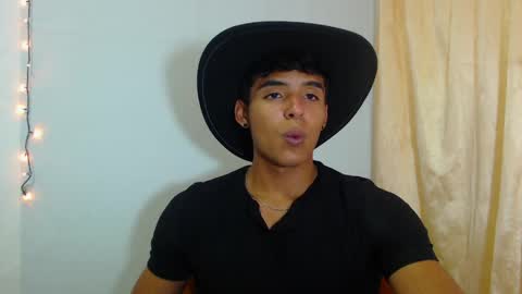 i  am lewis ly EDUARDO MEMDOZA15 online show from April 2026 06:13:02 PM