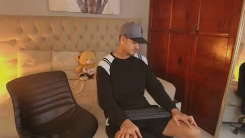 Snapshot of lewishamiltom chatting on February 2026 07:15:01 PM lewis online show from February 2026 07:15:01 PM