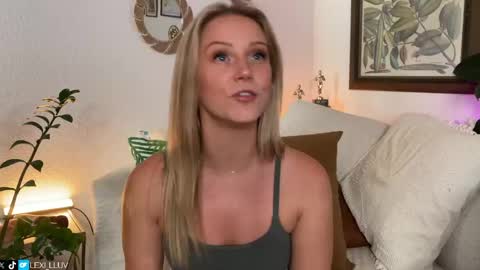 Lexi online show from April 2026 11:52:02 PM