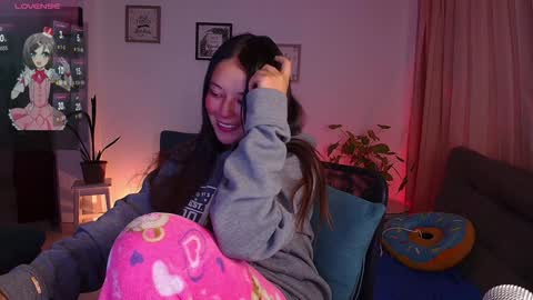 Lexie Thompson   8pm  0000am -5 online show from December 2024 04:08:02 AM