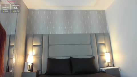 lexiee__ online show from December 2025 11:48:01 AM