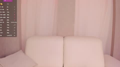 Lexie Thompson  online show from April 2026 12:28:01 PM