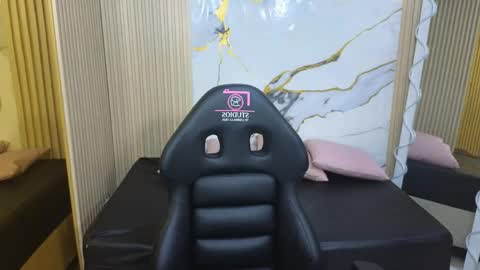 Snapshot of lexy_tay chatting on May 2026 12:02:01 PM lexy_tay online show from May 2026 12:02:01 PM