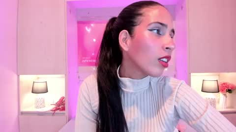 L I A  online show from September 2025 04:05:01 AM