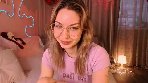 Snapshot of leyalayla chatting on February 2026 02:10:01 AM Lily online show from February 2026 02:10:01 AM