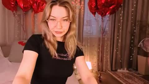 Snapshot of leyalayla chatting on February 2026 01:49:01 AM Lily online show from February 2026 01:49:01 AM