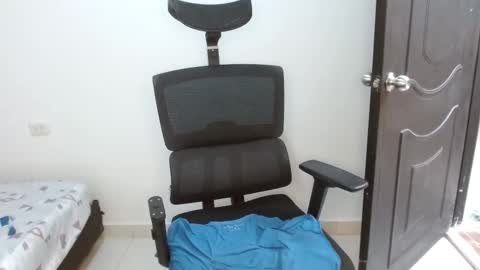 Snapshot of leydy_day chatting on February 2026 10:10:02 PM leydy_day online show from February 2026 10:10:02 PM