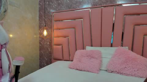 Snapshot of leyla_ebony chatting on January 2025 12:42:02 PM Leyla online show from January 2025 12:42:02 PM