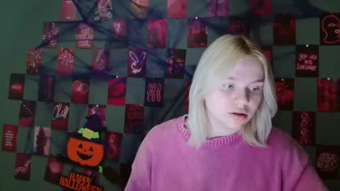 Leyla online show from November 2025 07:21:01 AM