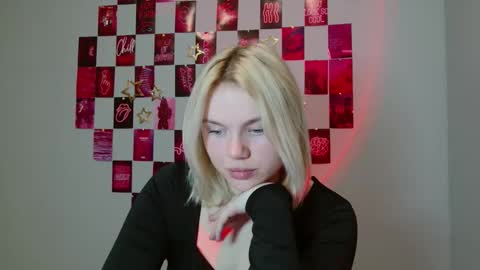 Leyla online show from November 2025 07:07:01 AM