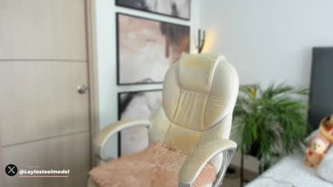 INSTA leylasteel model         online show from September 2025 08:53:01 PM